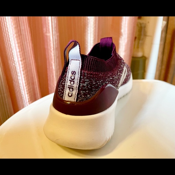 Nice Adidas running shoes - Picture 2 of 3